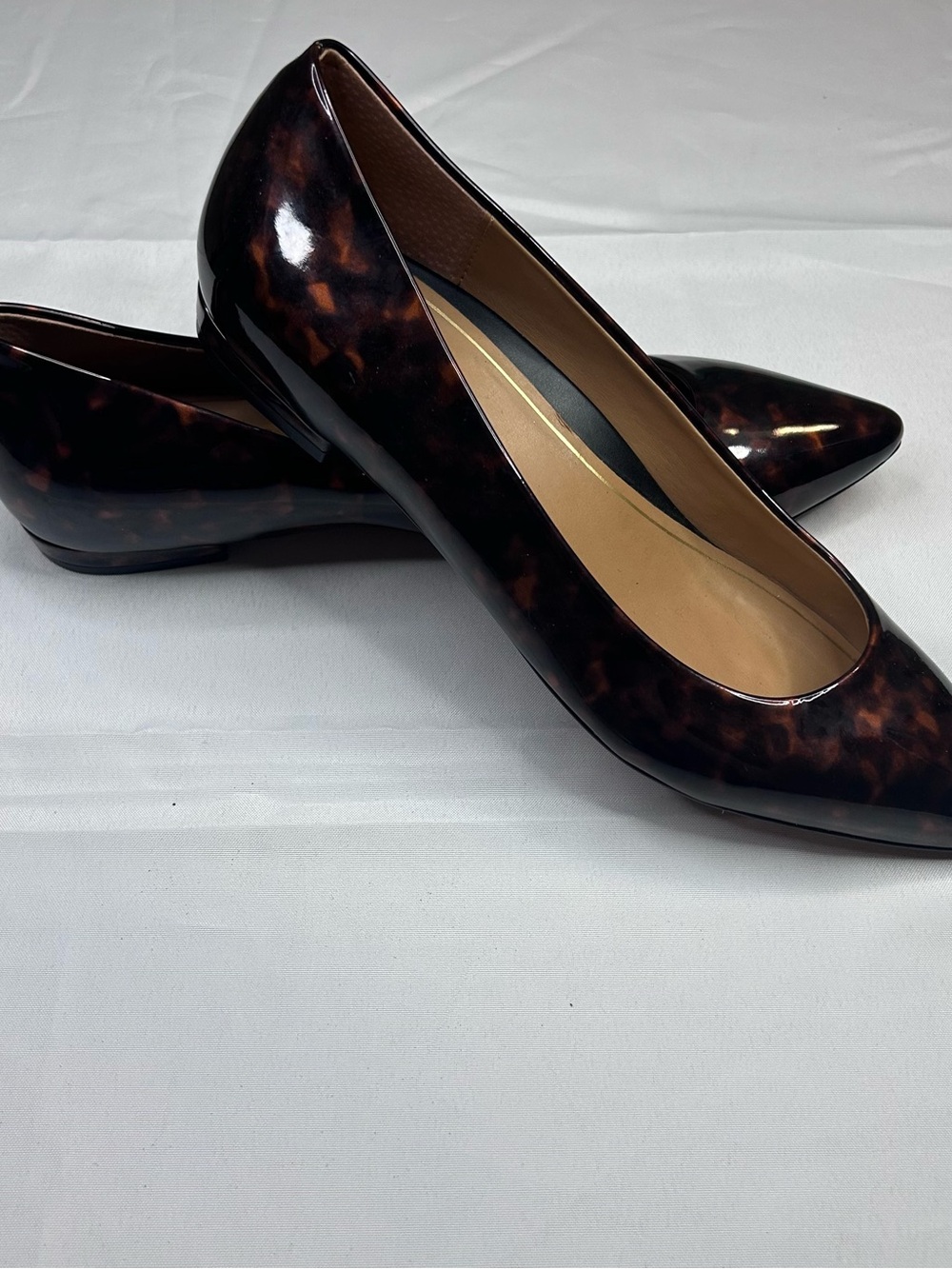 Vionic Women's Pointed Patent Tortoiseshell Brown Flats